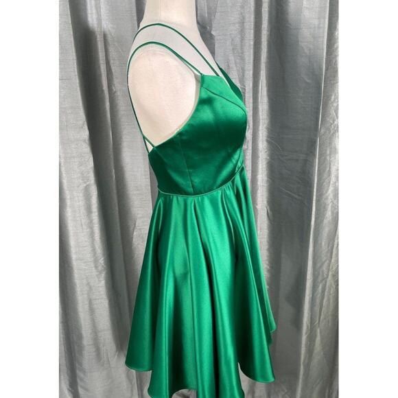 NWT JOVANI Sz.0 Satin Emerald Green Fit & Flare Cocktail Party Formal Dress - Picture 2 of 12